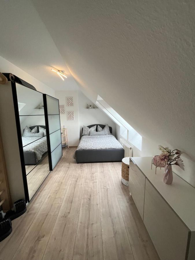105 QM neues klimatisiertes Appartment für Familien Chemnitz Exterior foto